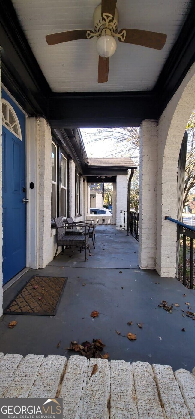 Building Photo - 2278 Dauphine St