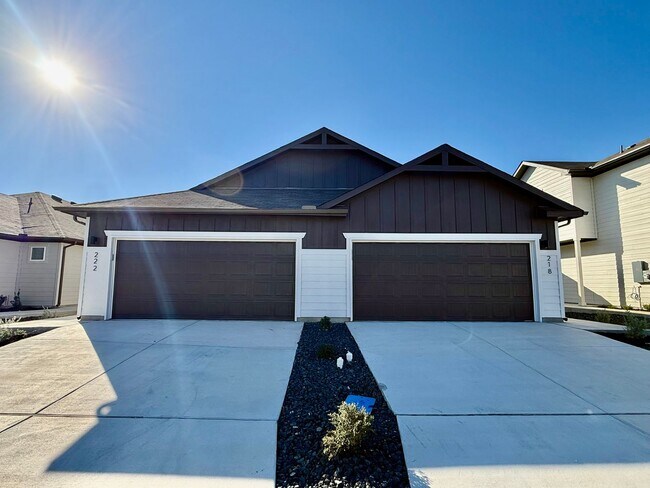 Foto del edificio - Want luxury living in the Far West ...Look...