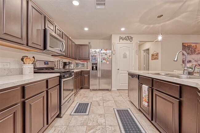Building Photo - 5250 Pine Forest Ridge St