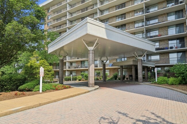 Building Photo - Wildwood Towers