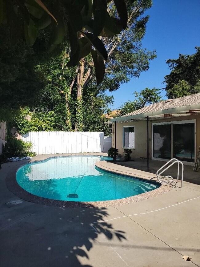 Foto del edificio - Charming 1950's Home in Encino, CA