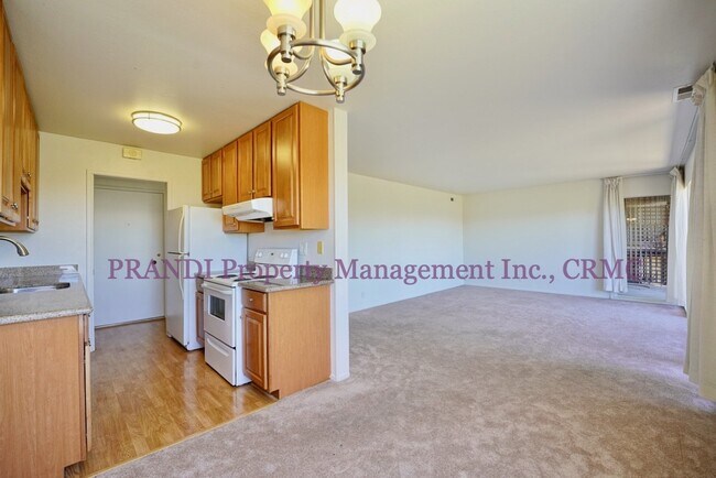 Foto del edificio - Beautiful SF Views From This 2Br Tiburon A...