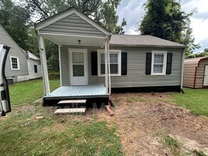 Building Photo - 1847 Colonial Ave