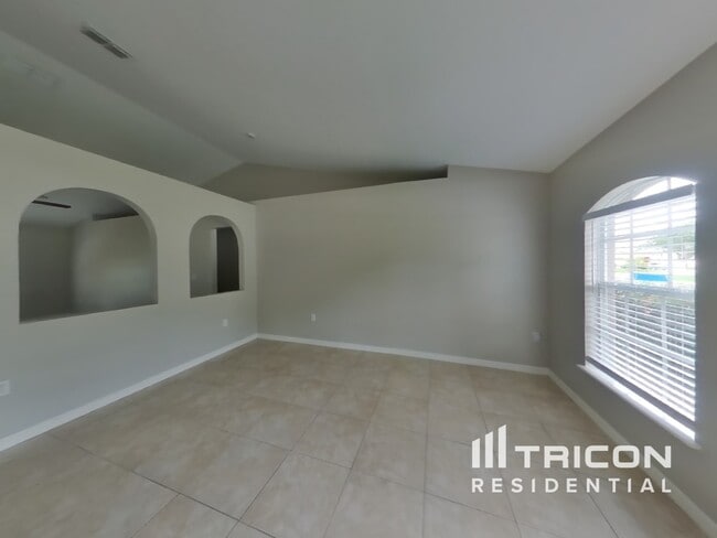 Building Photo - 5332 Abagail Dr