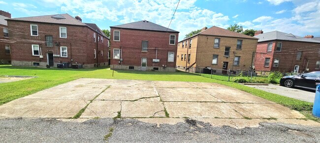 Foto del edificio - 3952 Jamieson Ave