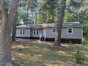 Building Photo - 431 Valley Dr