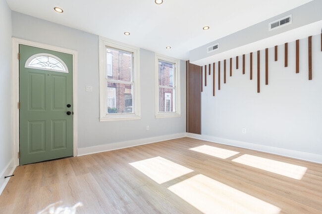 Foto del edificio - 3120 Tilton St