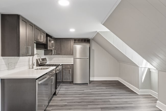 Building Photo - 249 N Mulberry St