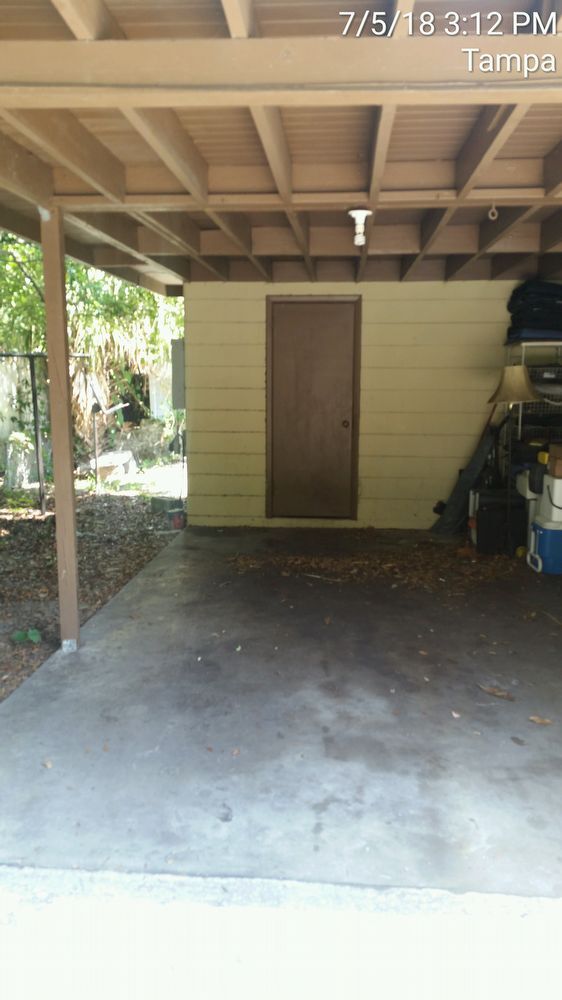 Building Photo - SOHO 2/1 Duplex with Carport and Corner Yard