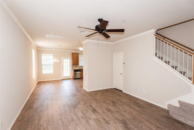Foto del edificio - 9201 Brodie Ln