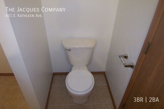Building Photo - Very Nice 3 Bedroom 2 Bath on North Side