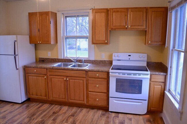 Cocina - 100 NE 4th St