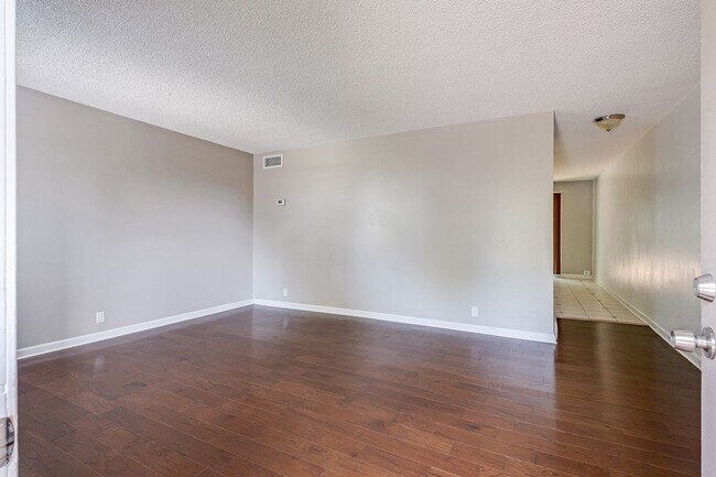 Foto del edificio - Sanctuary Near Downtown Nashville (MOVE IN SPECIAL!)