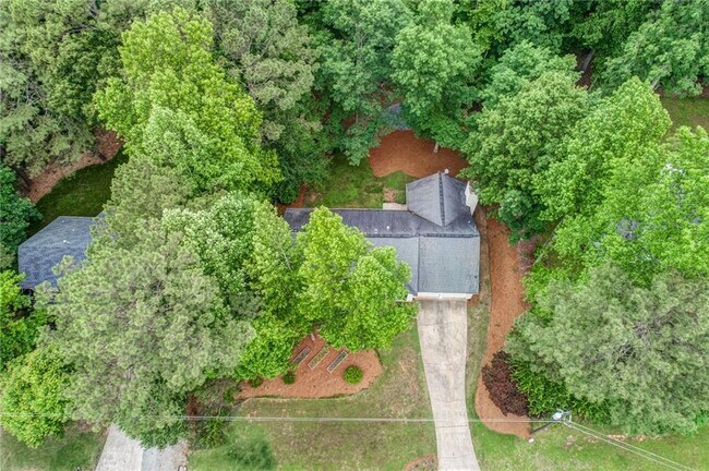 Foto del edificio - 122 Spring Creek Ct
