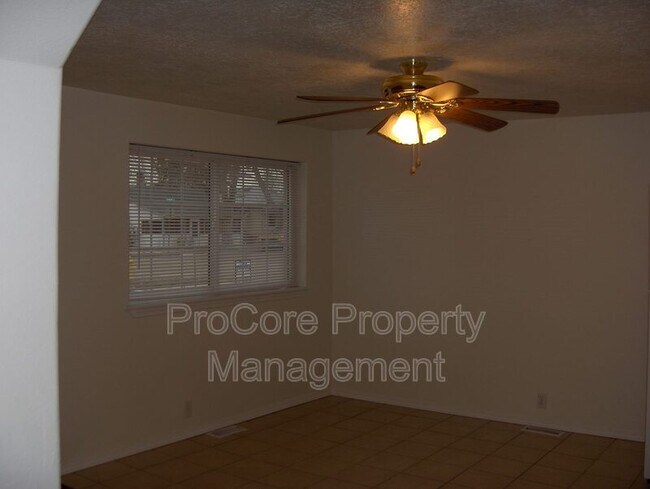 Foto del edificio - 128 13th Ave N