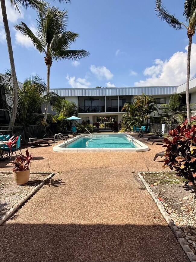 Foto del edificio - 875 NW 13th St