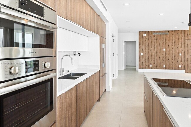 Foto del edificio - 3470 E Coast Ave