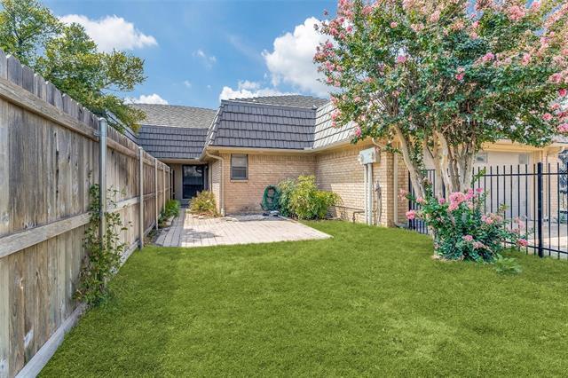 Foto del edificio - 5809 Orchid Ln