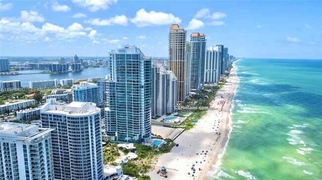 Foto del edificio - 17550 Collins Ave