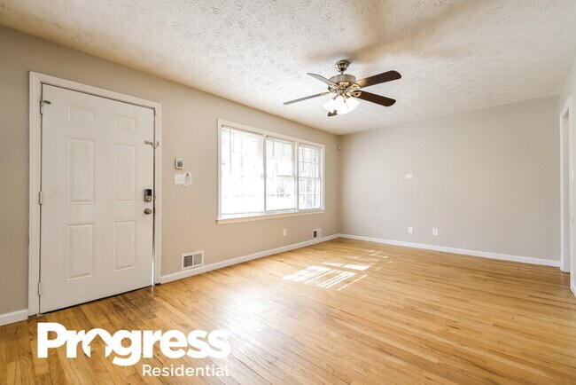 Building Photo - 5155 Hiram Lithia Springs Rd SW