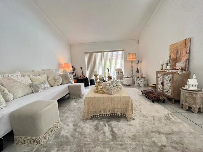 Foto del edificio - 9724 SW 114th Ct