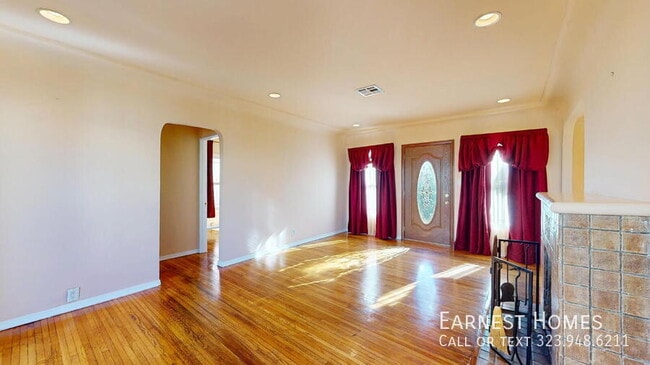 Foto del edificio - 517 E Chestnut St