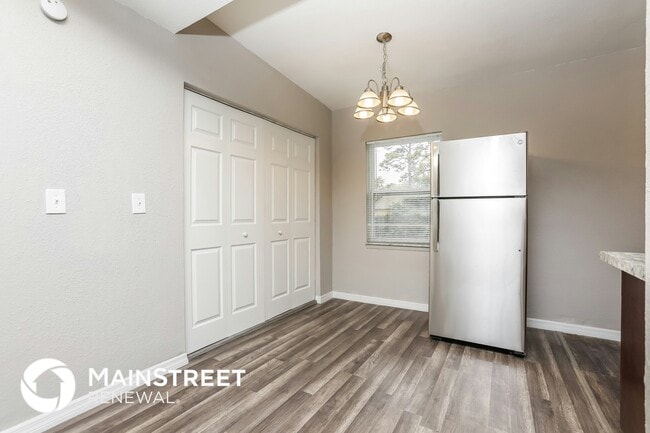 Foto del edificio - 5325 Bonnie Brae Cir
