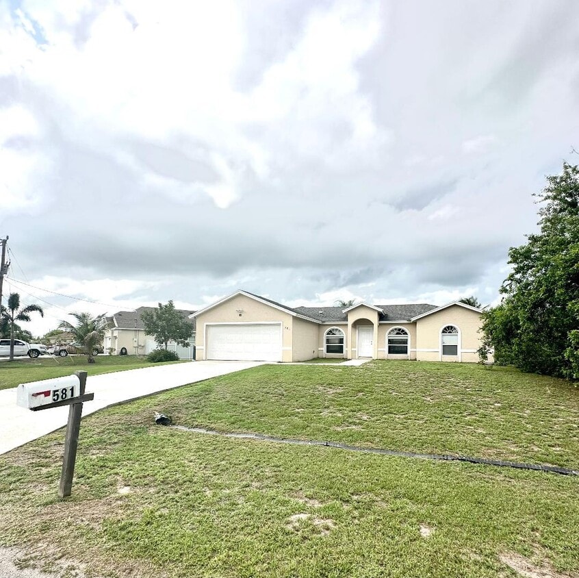 581 SW Fields Ave, Port Saint Lucie, FL 34953 House for Rent in Port Saint Lucie, FL