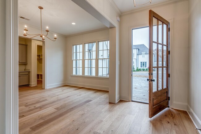 Building Photo - 455 Oma Cove