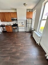 Building Photo - 154A 31st St