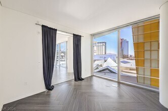 Building Photo - 3726 S Las Vegas Blvd