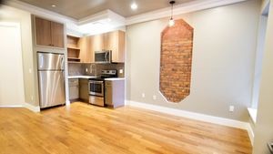 Foto principal - 909 St Marks Ave