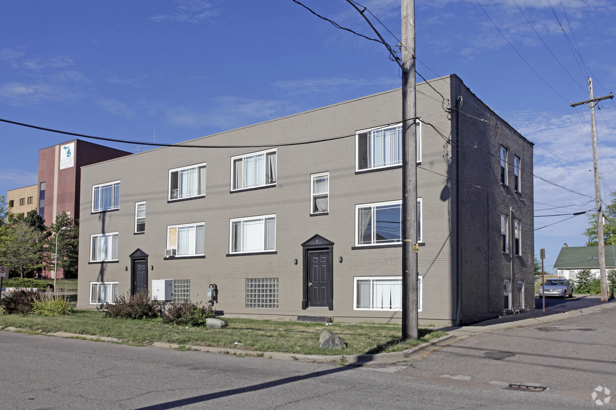 Building Photo - 7-11 N Johnson St