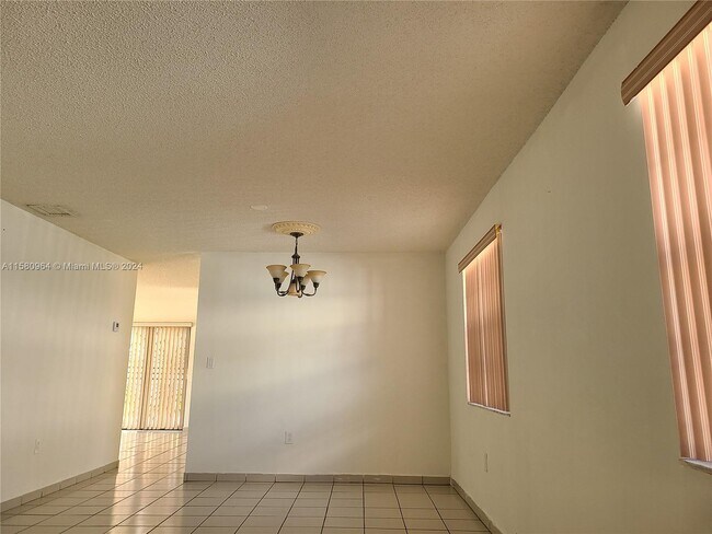 Foto del edificio - 4265 NW 2nd Terrace