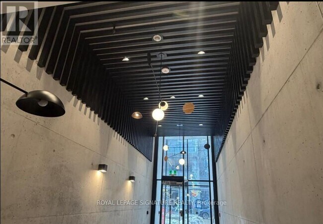 Photo du bâtiment - 284 King St E