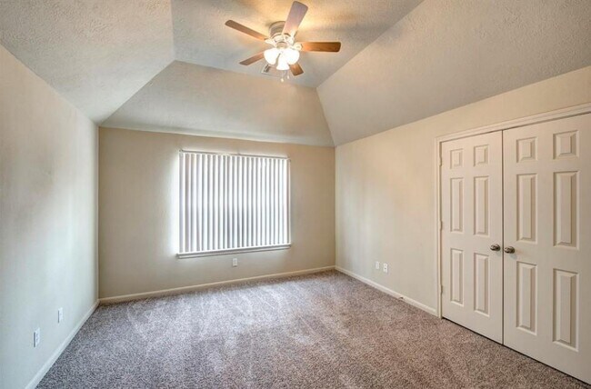 Building Photo - 5215 Brinkman Ct