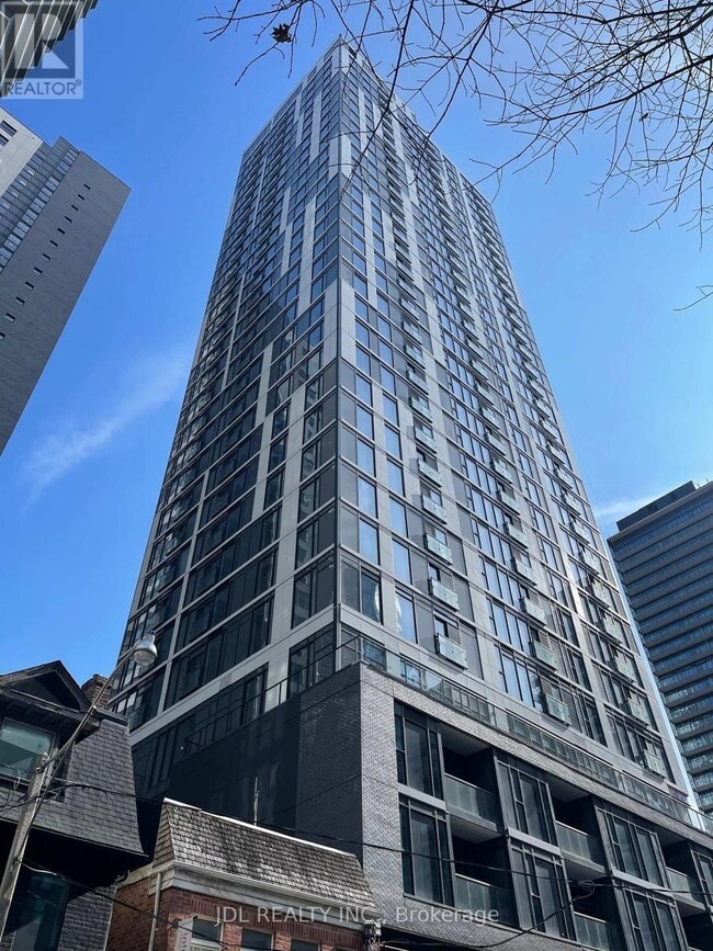 Building Photo - 65 Mutual St