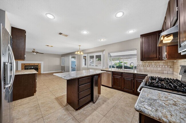 Building Photo - 10028 Sail Landing Ct