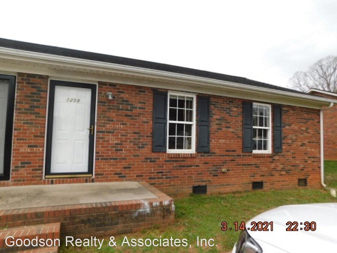Primary Photo - 1258 Georgetown Rd