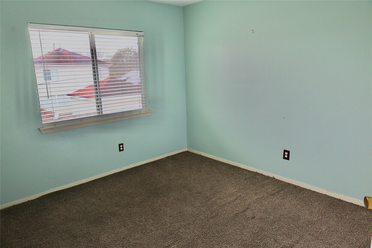 Building Photo - 6339 Settlers Square Ln