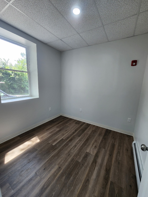 Building Photo - 151 S Main St