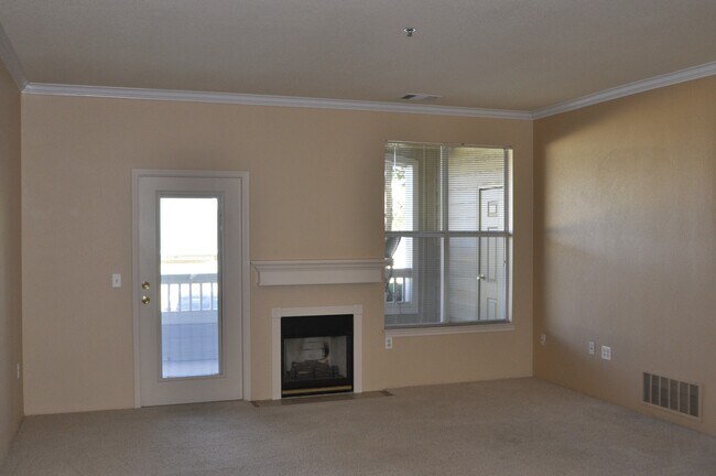 Foto del edificio - 6009 Castlegate Dr W