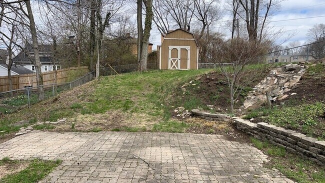 Foto del edificio - 1561 Sacramento Ave