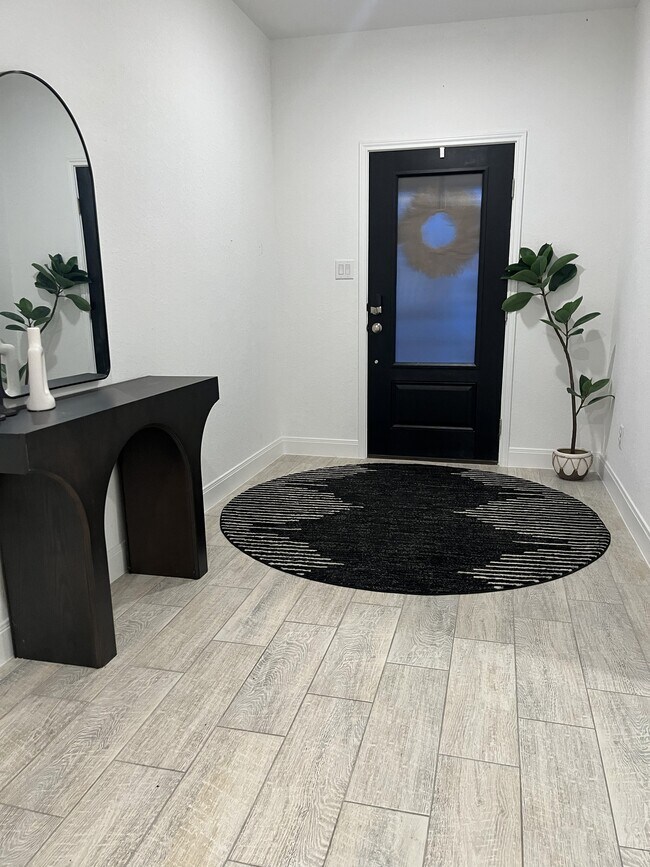 Entrada 2 de 4 - 6615 Morgan Path