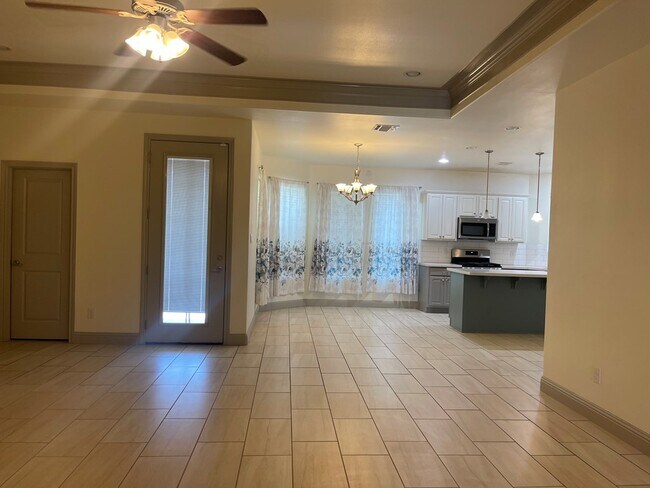 Building Photo - 1410 Overshine Ln