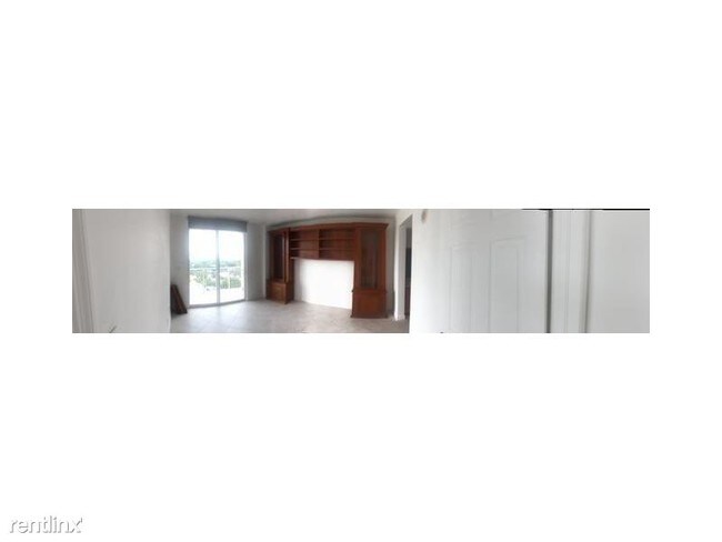 Building Photo - 2425 SW 27th Ave