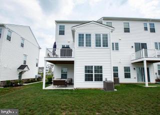 Primary Photo - 204 Cadence Ct