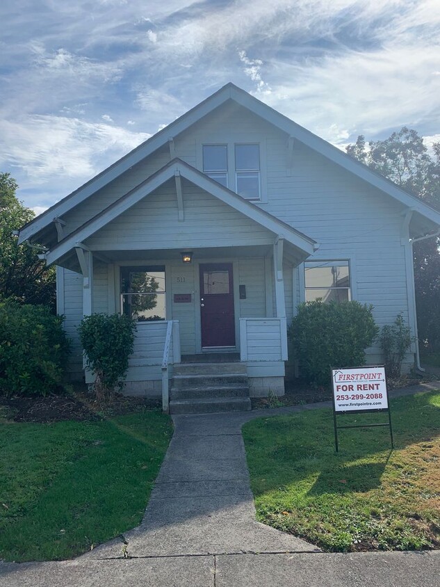 Updated Craftsman! Downtown Puyallup! - Updated Craftsman!  Downtown Puyallup!