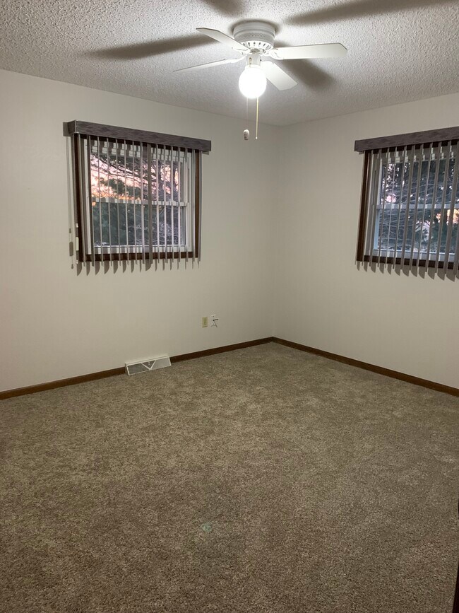 7991 County Road D Unit 1, Platteville, WI 53818 Apartments in