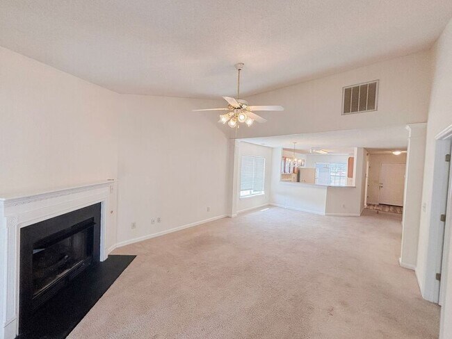 Foto del edificio - 227 Hardee Ave